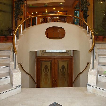 Hotel Singh International Delhi  Bagian luar foto