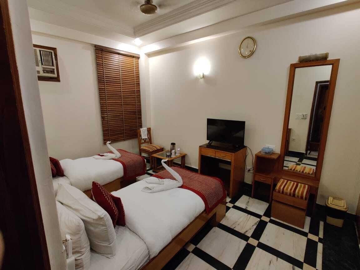 Hotel Singh International Delhi  Bagian luar foto