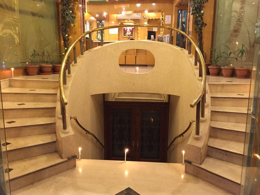 Hotel Singh International Delhi  Bagian luar foto