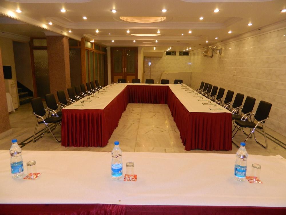 Hotel Singh International Delhi  Bagian luar foto
