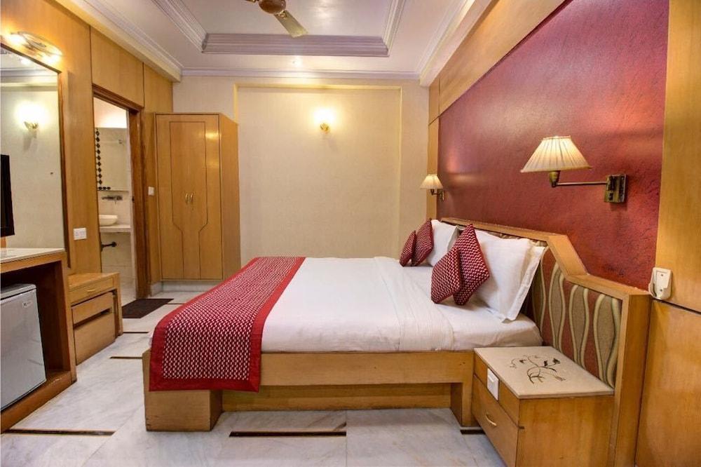 Hotel Singh International Delhi  Bagian luar foto