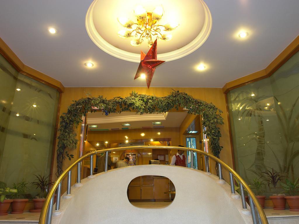 Hotel Singh International Delhi  Bagian luar foto