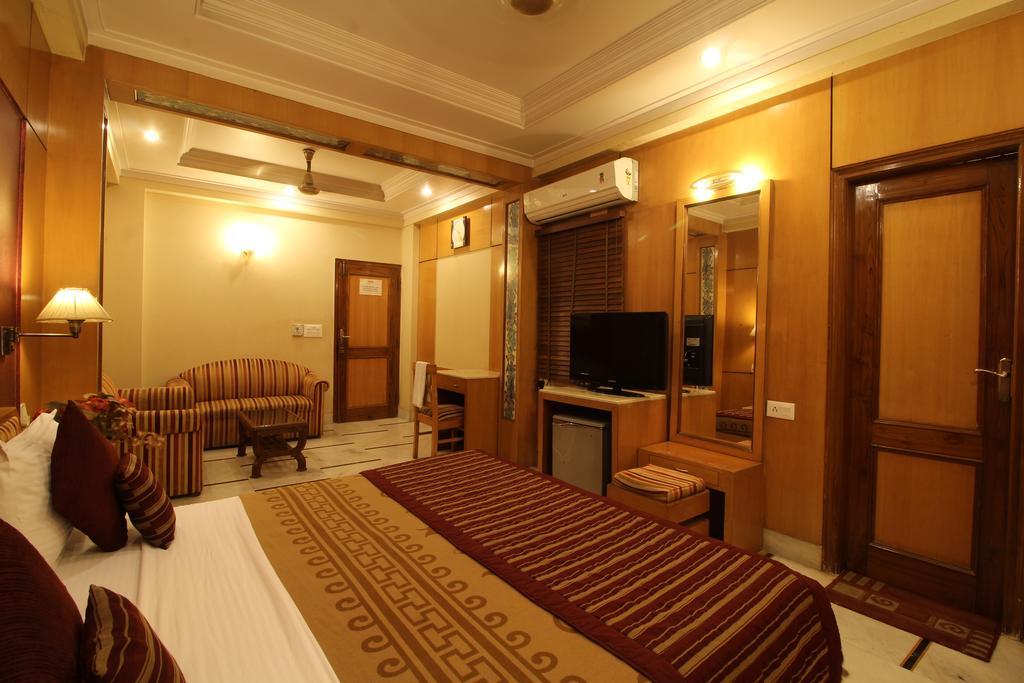 Hotel Singh International Delhi  Bagian luar foto