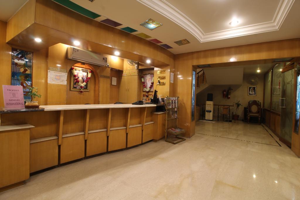 Hotel Singh International Delhi  Bagian luar foto